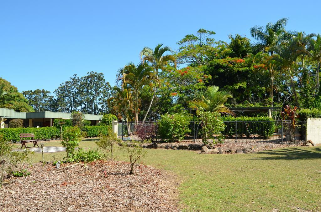 Beerwah Glasshouse Motel Exterior photo