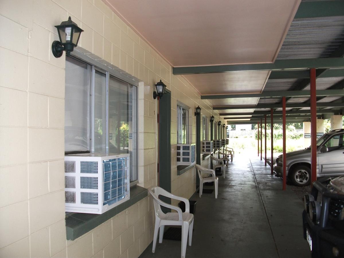 Beerwah Glasshouse Motel Exterior photo