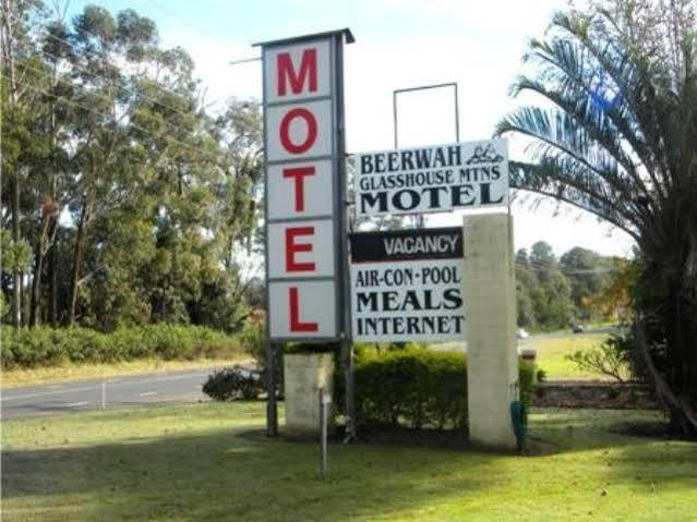 Beerwah Glasshouse Motel Exterior photo