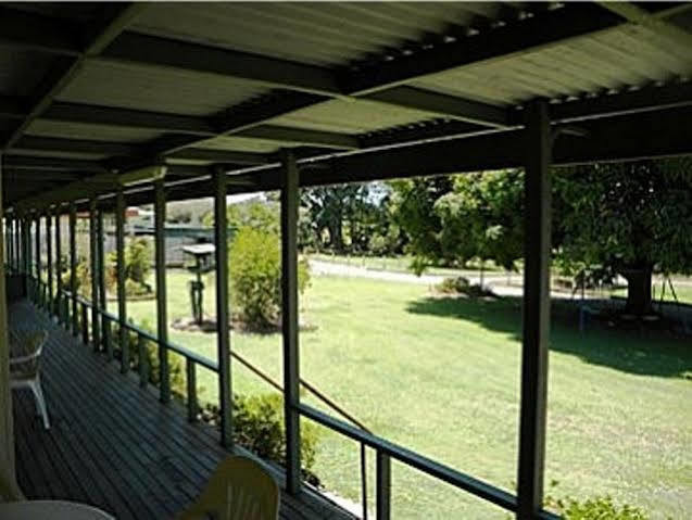 Beerwah Glasshouse Motel Exterior photo