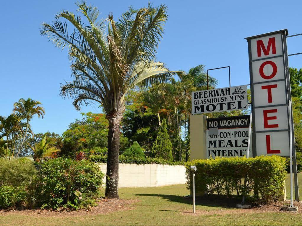 Beerwah Glasshouse Motel Exterior photo