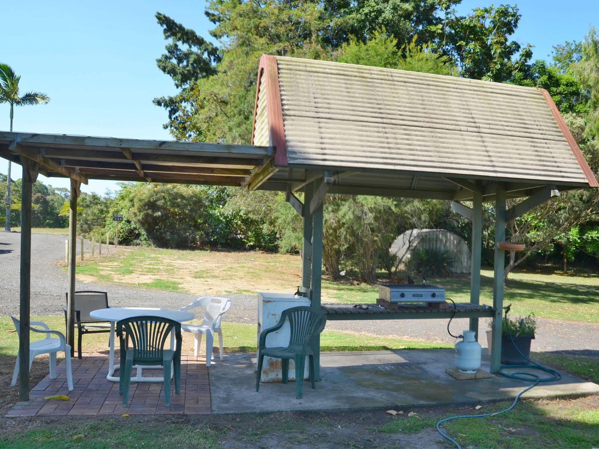 Beerwah Glasshouse Motel Exterior photo